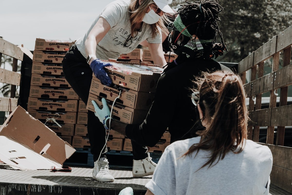 Distribution d’aide et assistance humanitaire sur le terrain